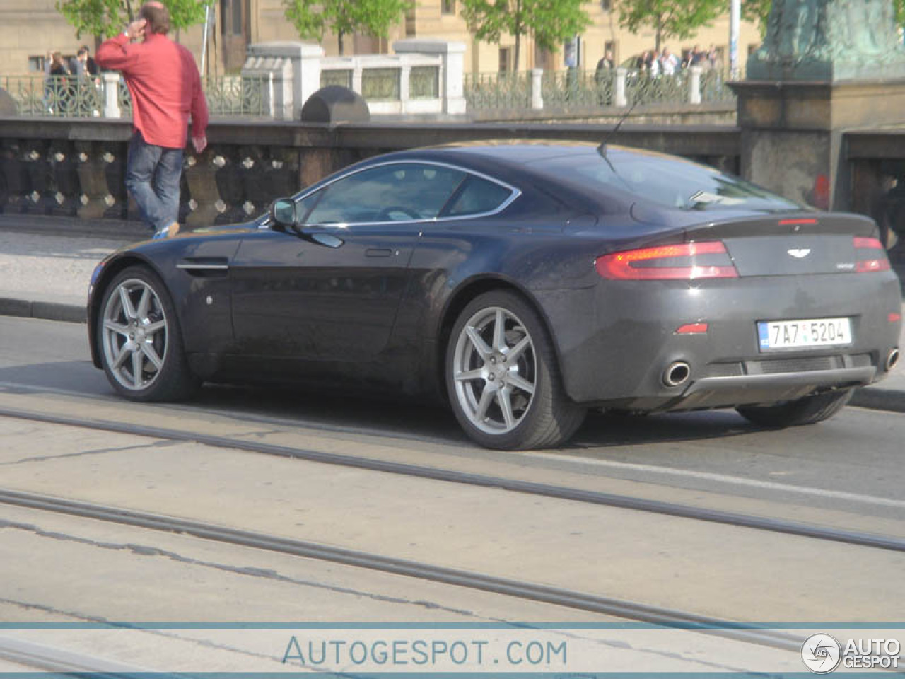 Aston Martin V8 Vantage