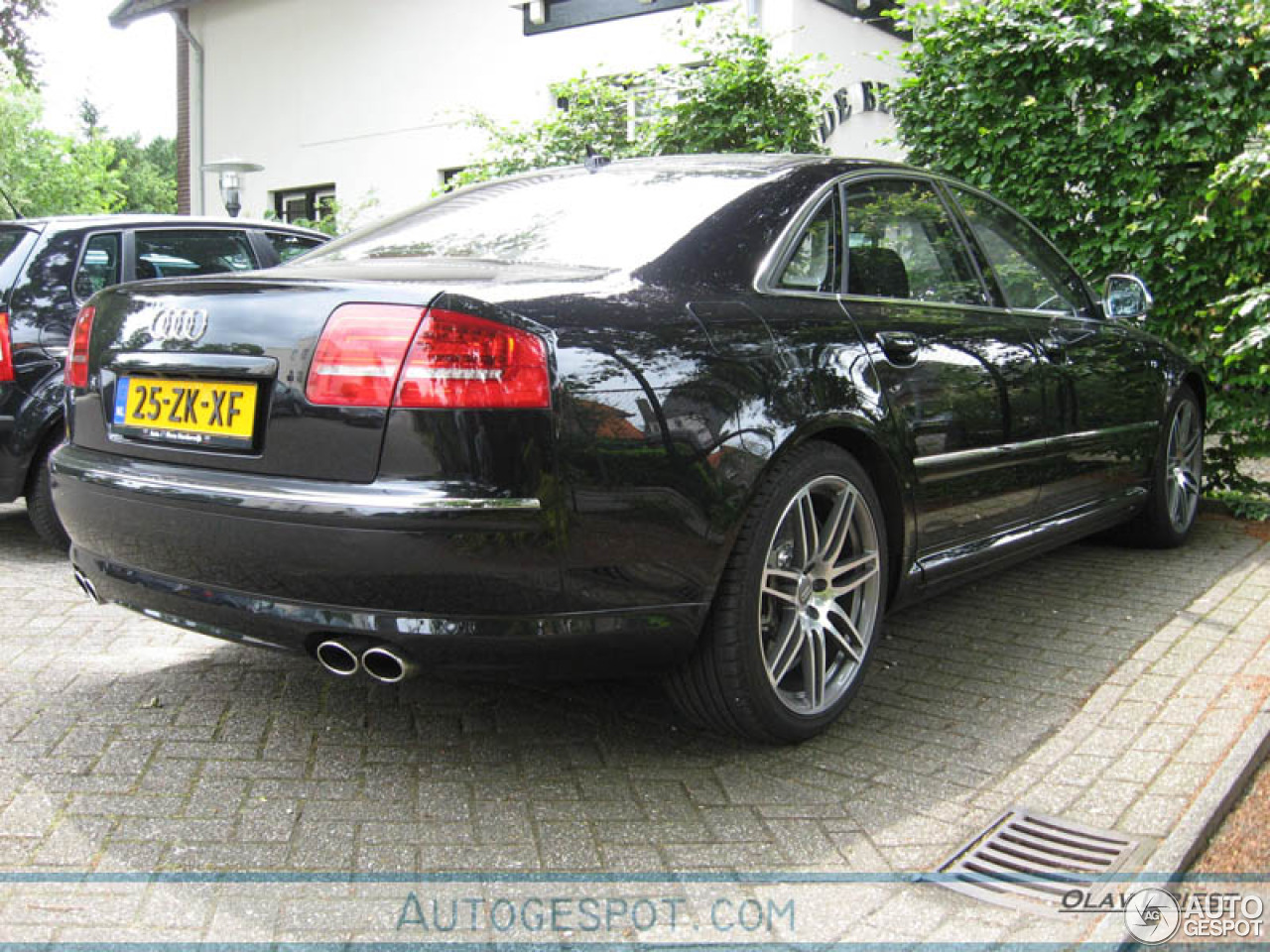 Audi S8 D3