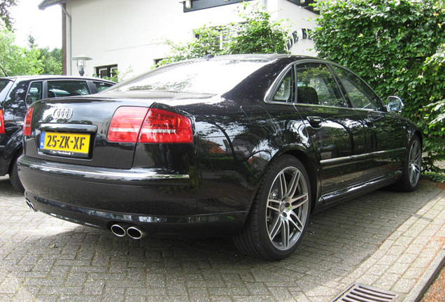 Audi S8 D3