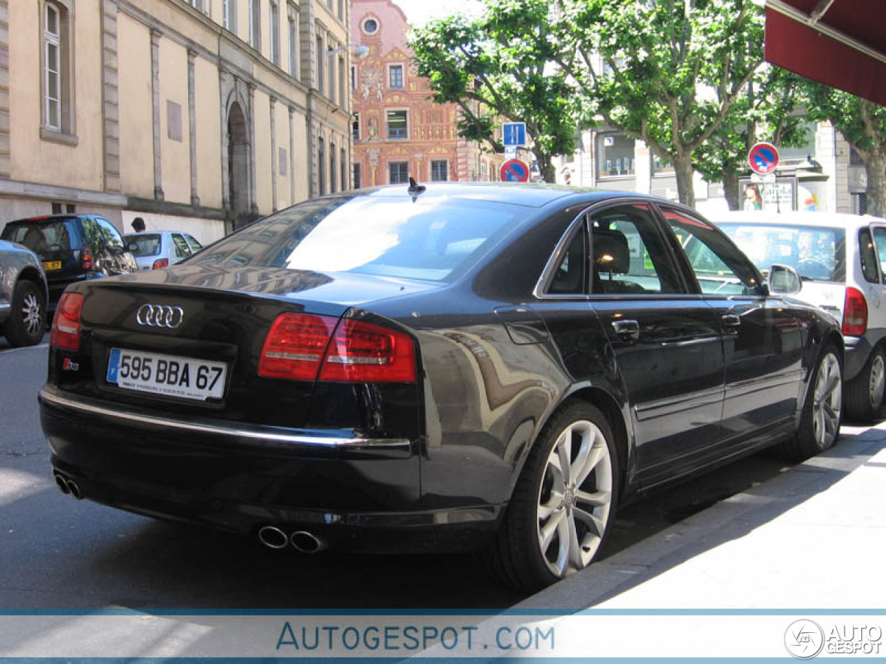 Audi S8 D3