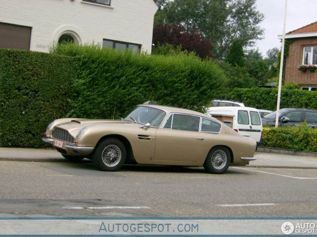 Aston Martin DB6 MKI