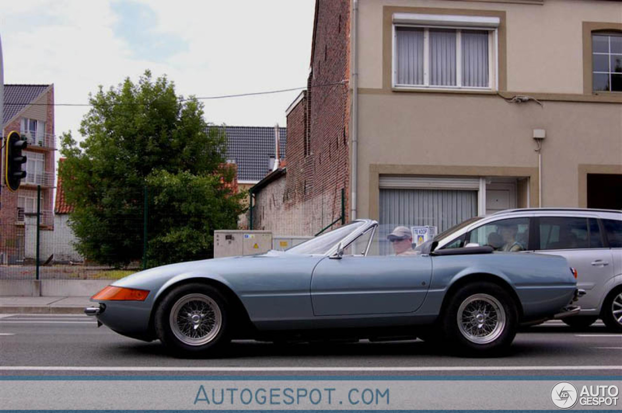 Ferrari 365 GTS/4 Daytona