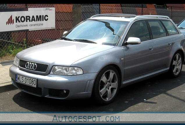 Audi RS4 Avant B5