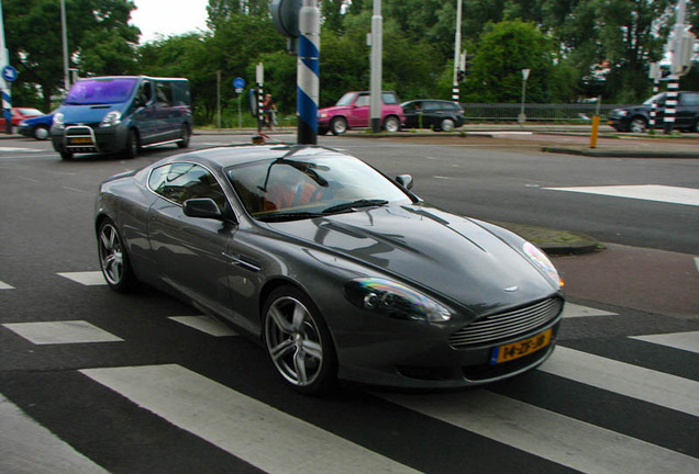 Aston Martin DB9