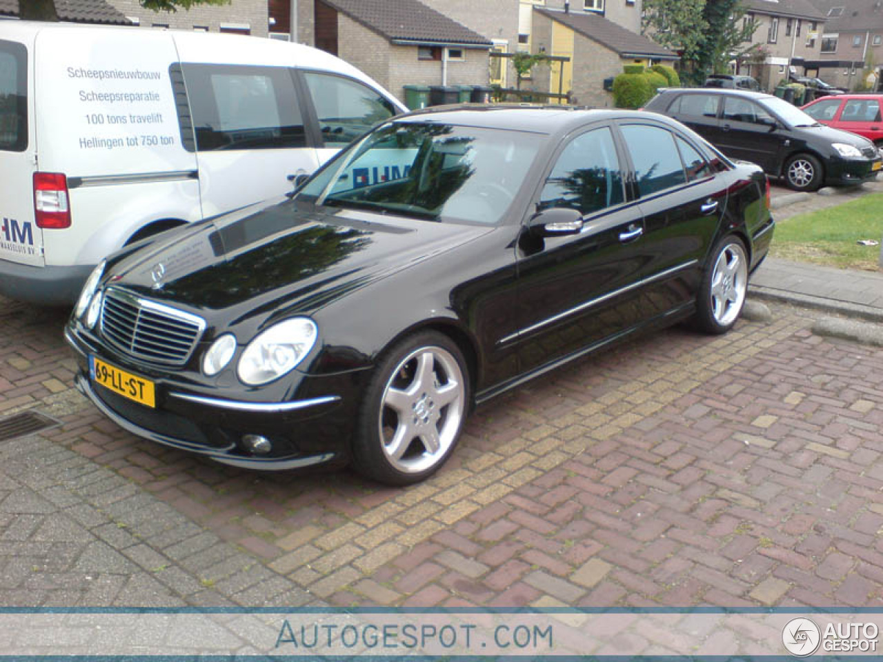 Mercedes-Benz E 55 AMG