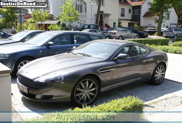 Aston Martin DB9