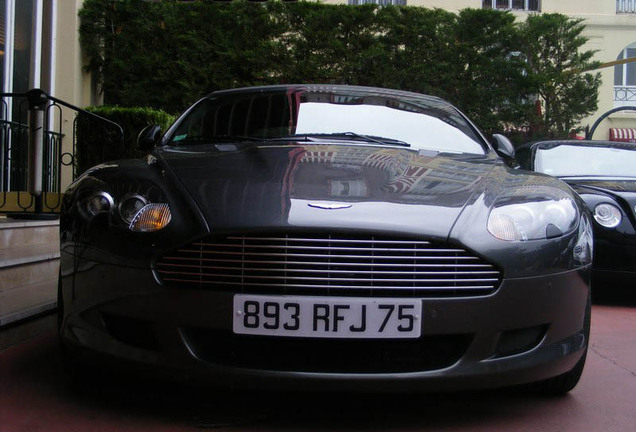 Aston Martin DB9 Volante