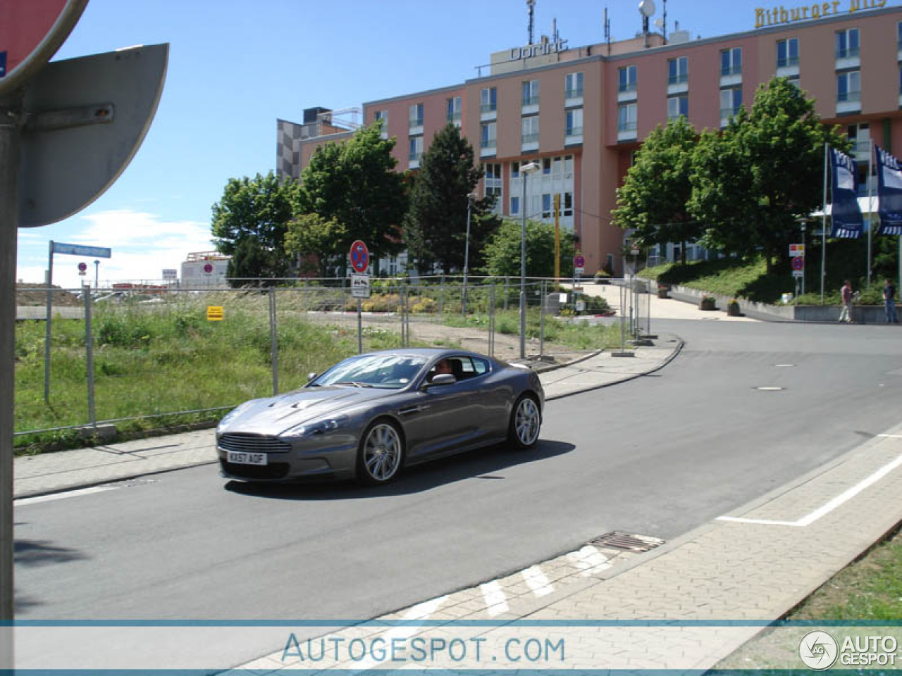 Aston Martin DBS