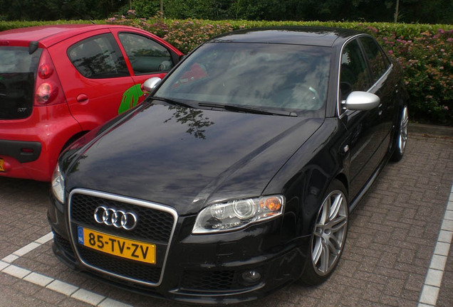 Audi RS4 Sedan