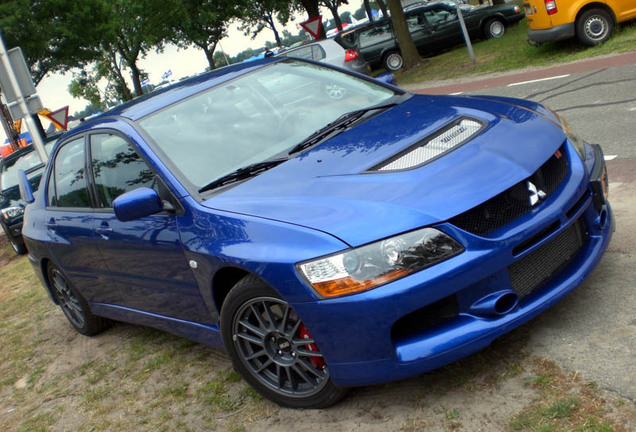 Mitsubishi Lancer Evolution IX FQ