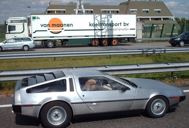 DeLorean DMC-12