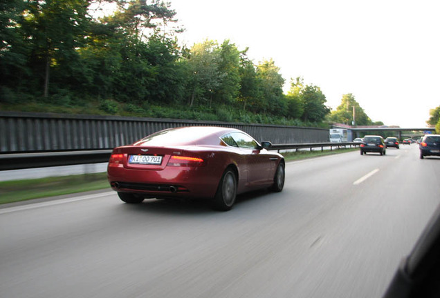 Aston Martin DB9