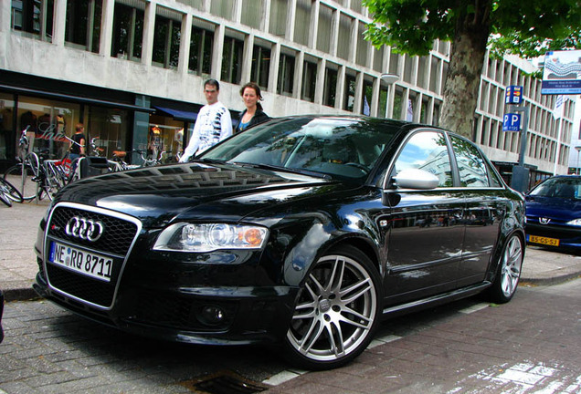 Audi RS4 Sedan