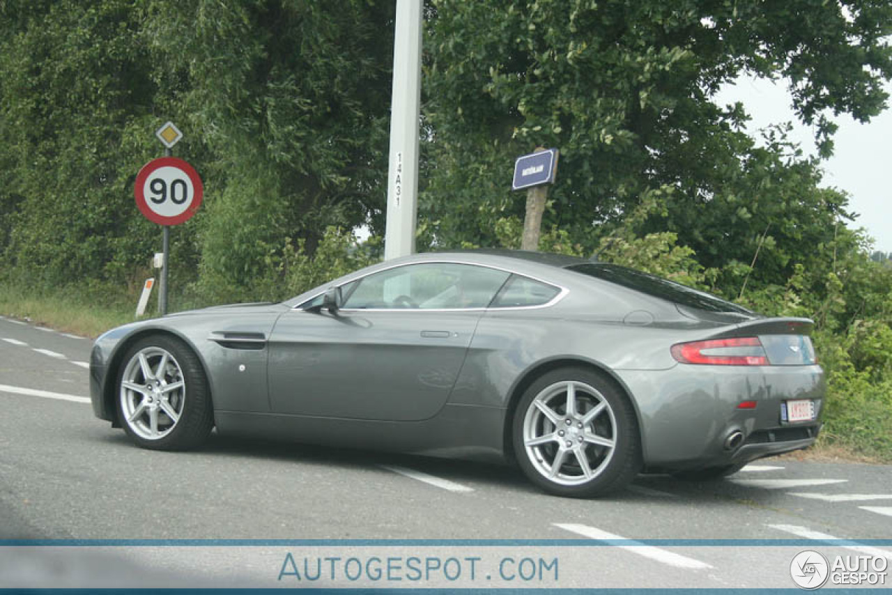 Aston Martin V8 Vantage