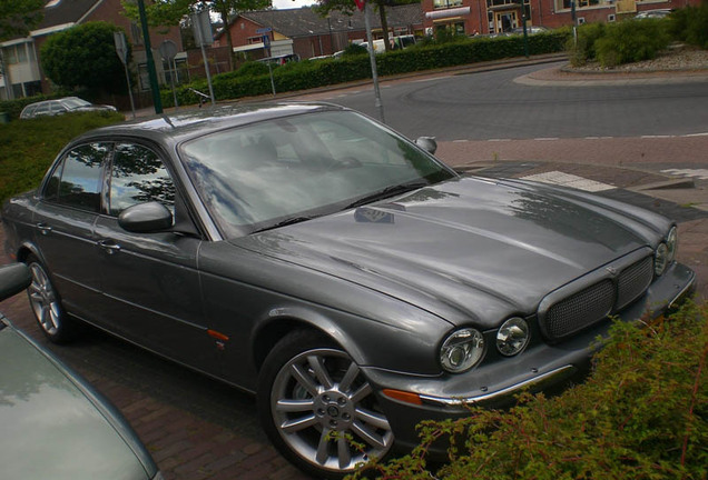 Jaguar XJR