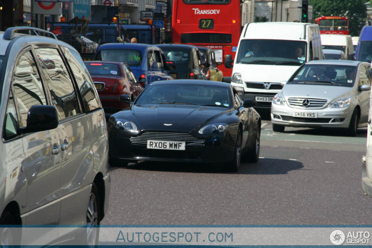 Aston Martin V8 Vantage