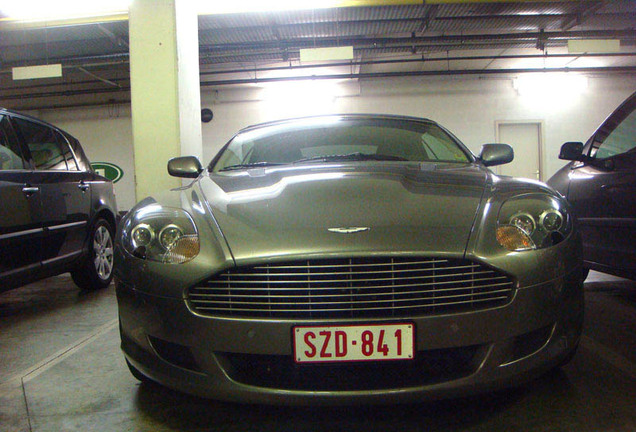 Aston Martin DB9 Volante