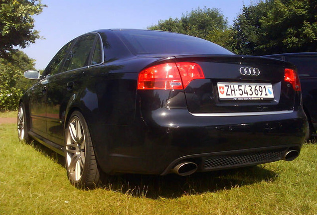 Audi RS4 Sedan