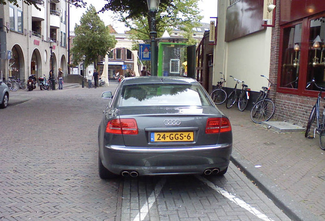 Audi S8 D3