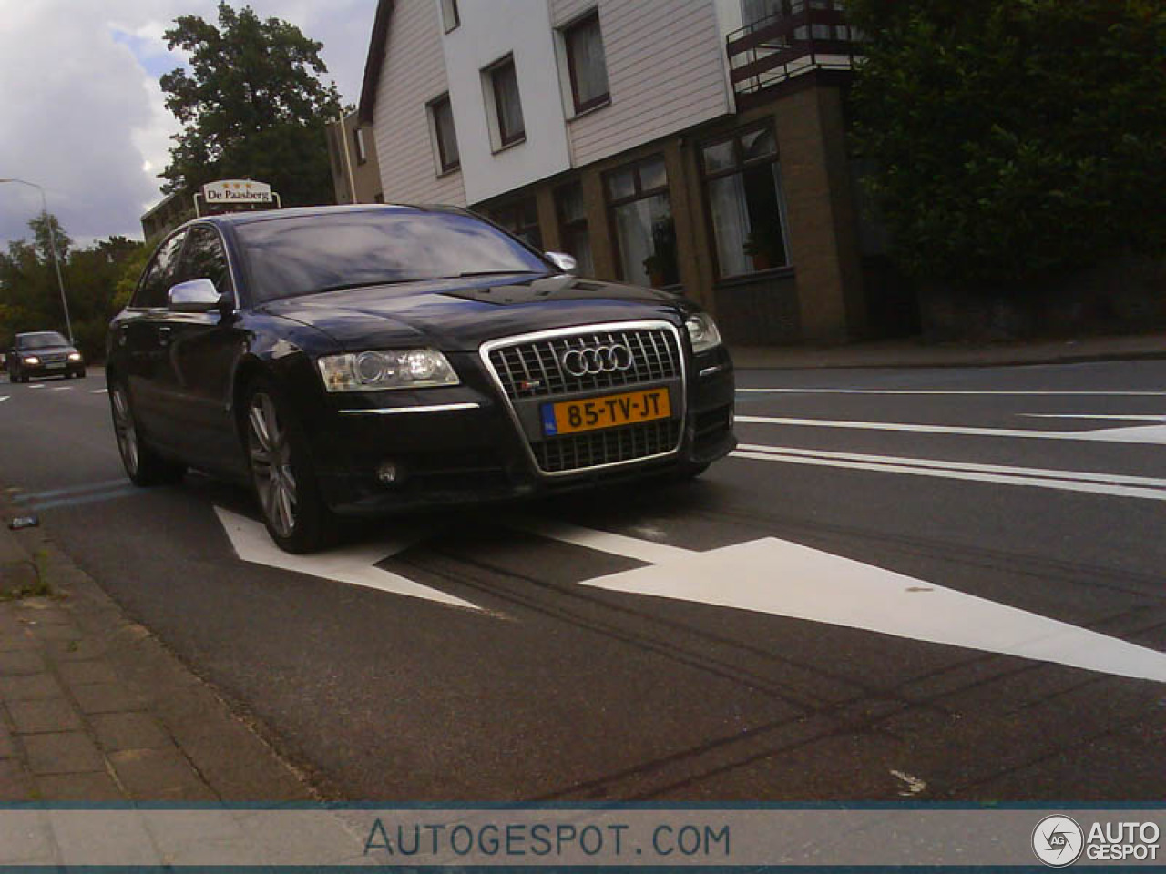 Audi S8 D3