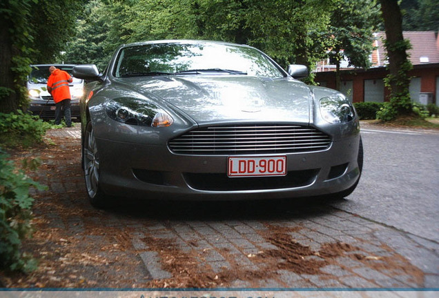 Aston Martin DB9