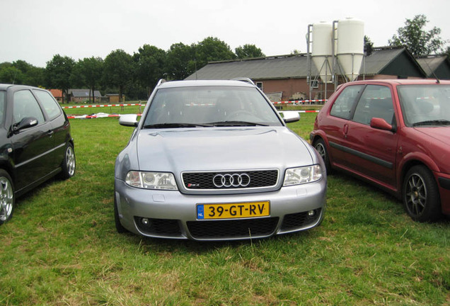 Audi RS4 Avant B5