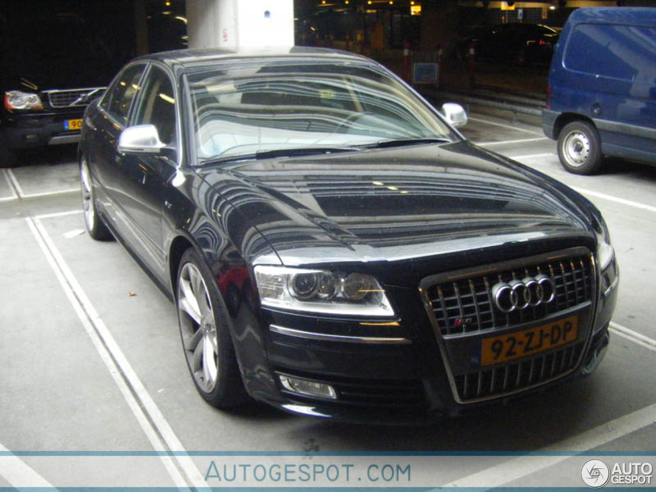 Audi S8 D3