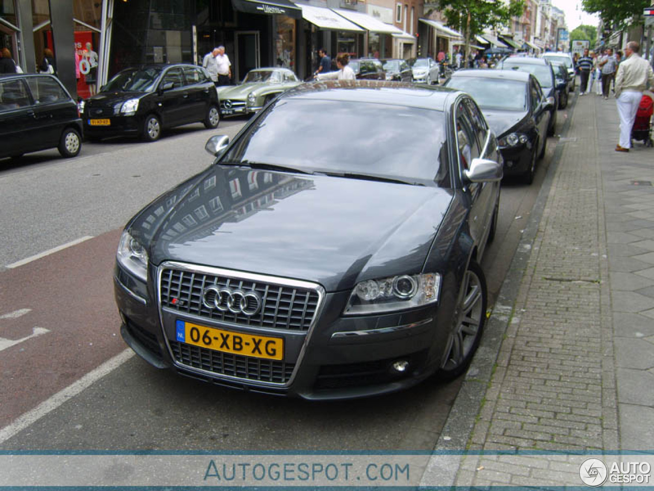 Audi S8 D3