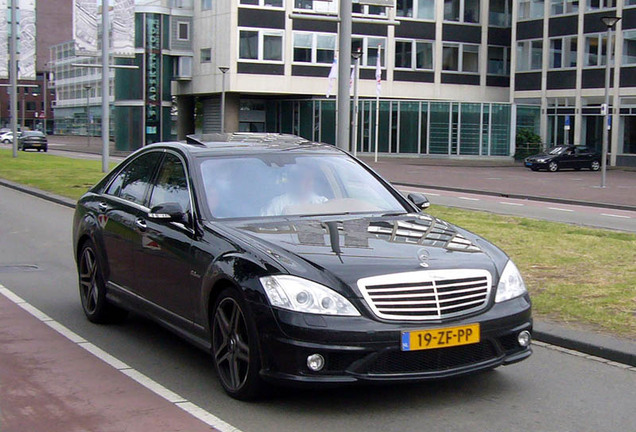 Mercedes-Benz S 63 AMG W221