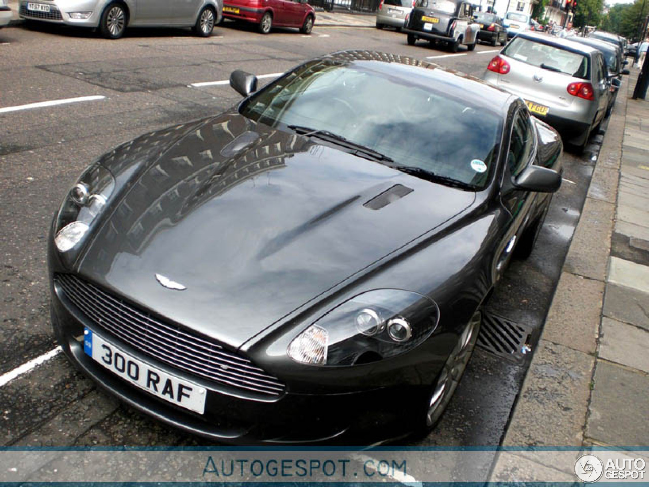 Aston Martin DB9