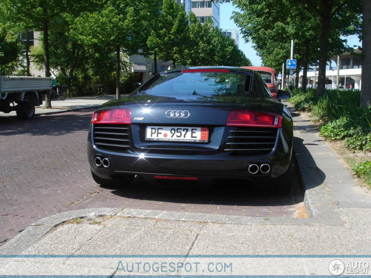 Audi R8