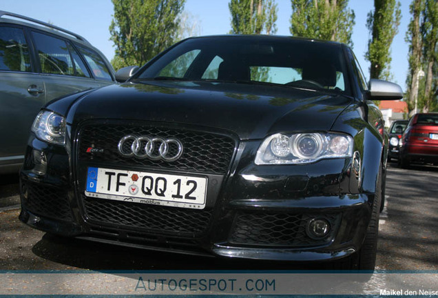 Audi RS4 Sedan