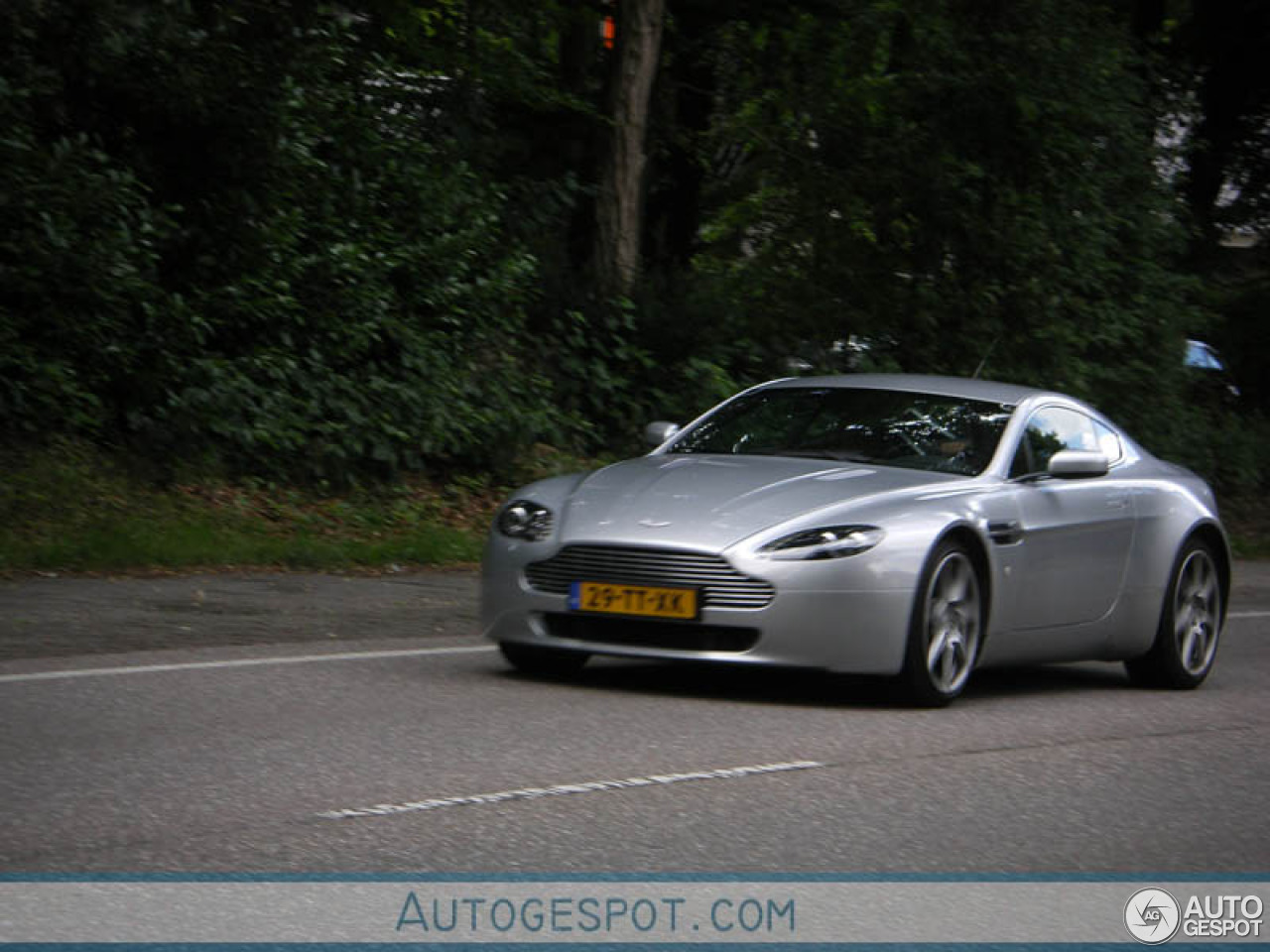 Aston Martin V8 Vantage