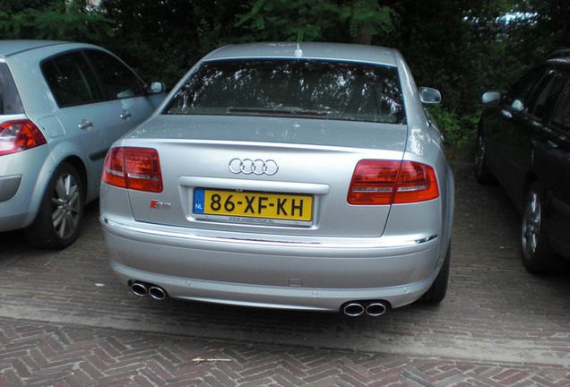 Audi S8 D3