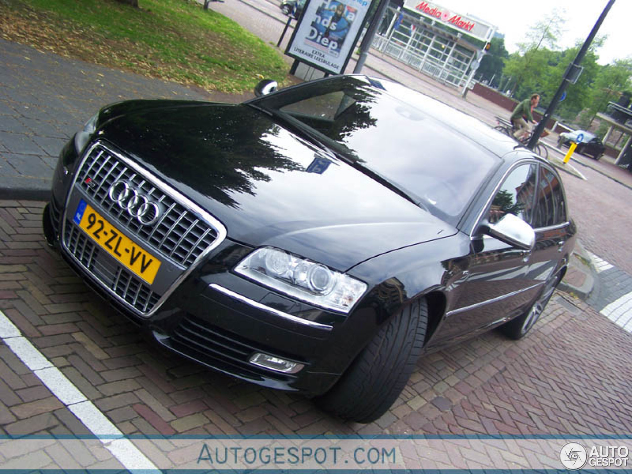 Audi S8 D3