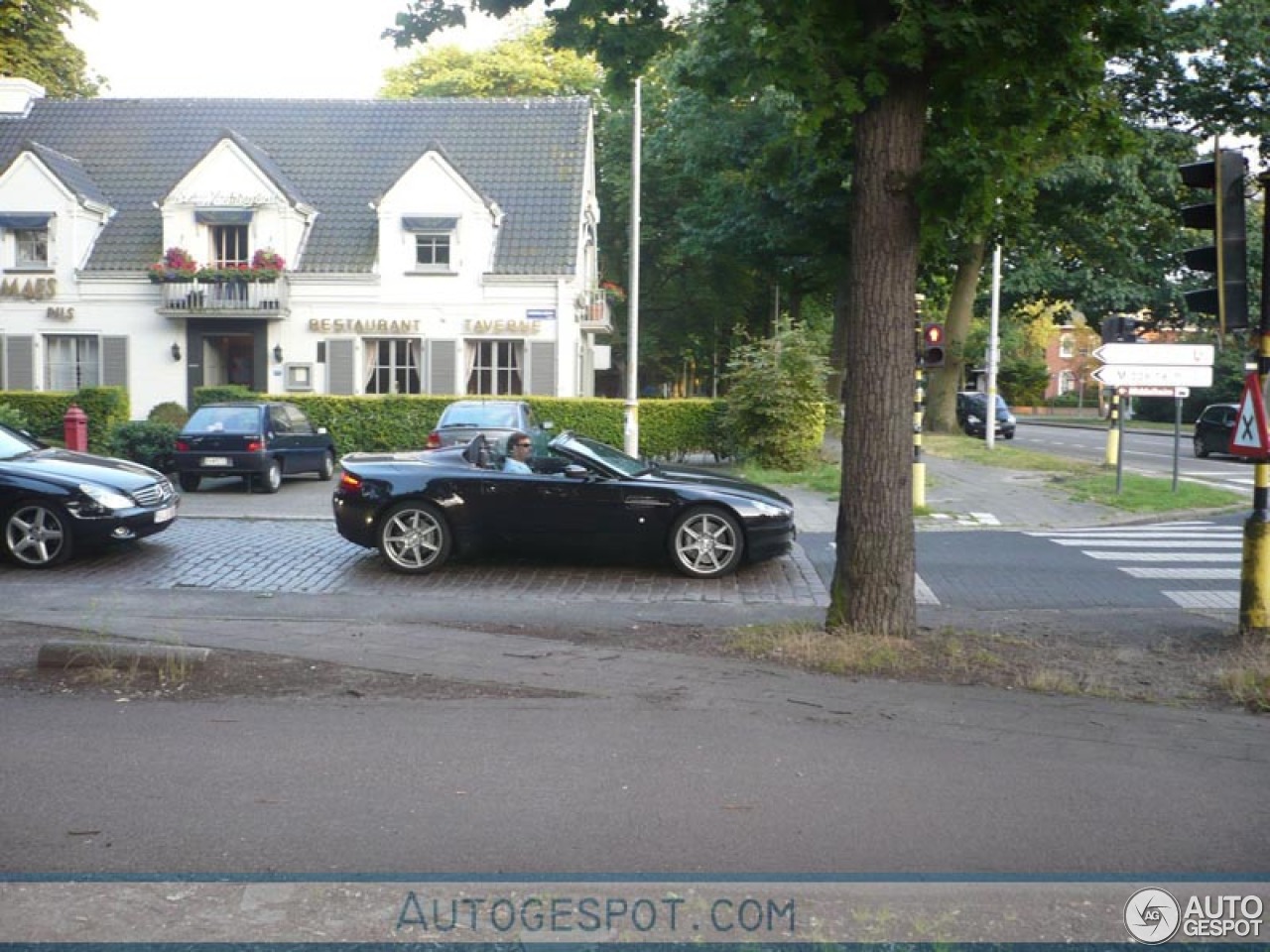 Aston Martin V8 Vantage Roadster