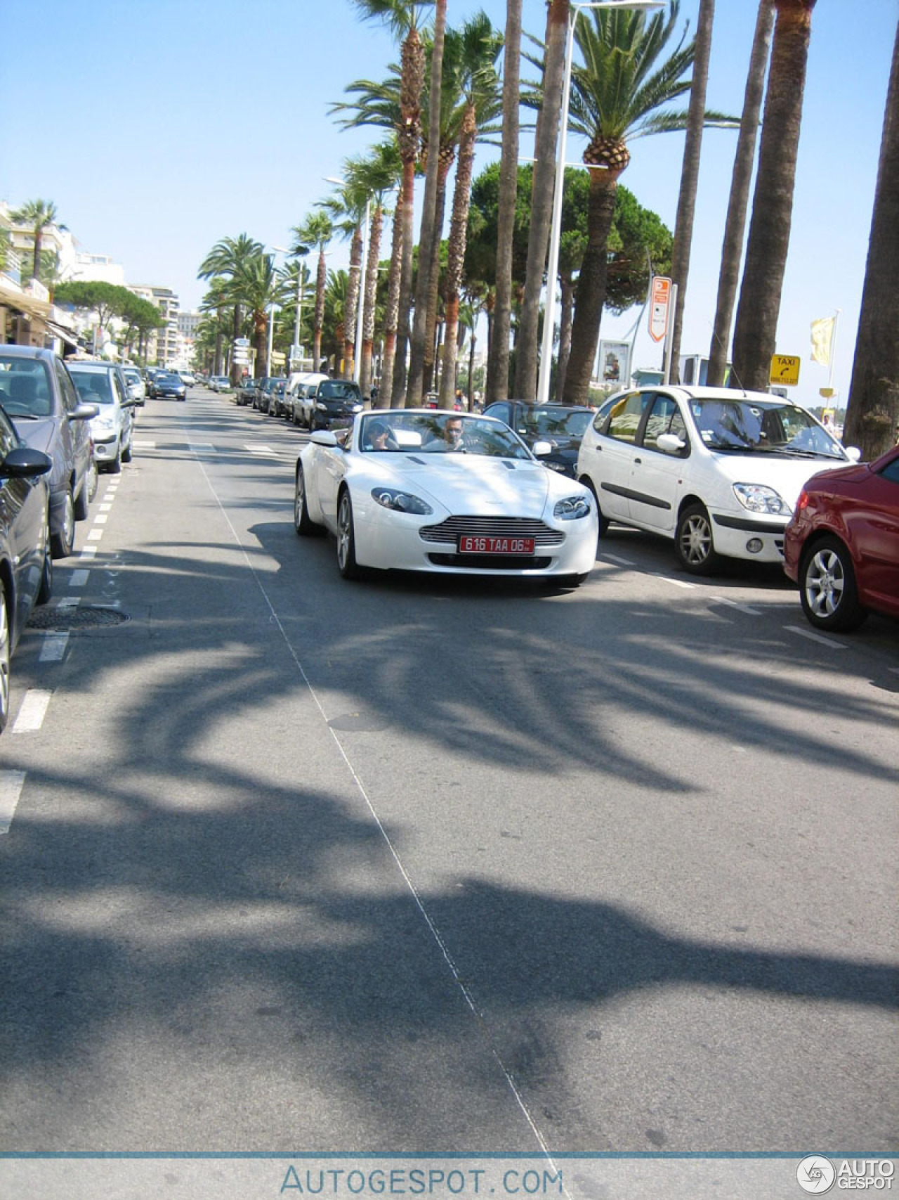 Aston Martin V8 Vantage Roadster