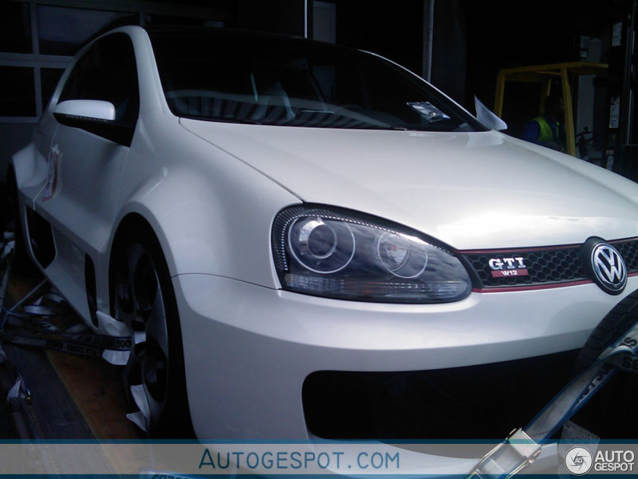 Volkswagen Golf GTI W12-650