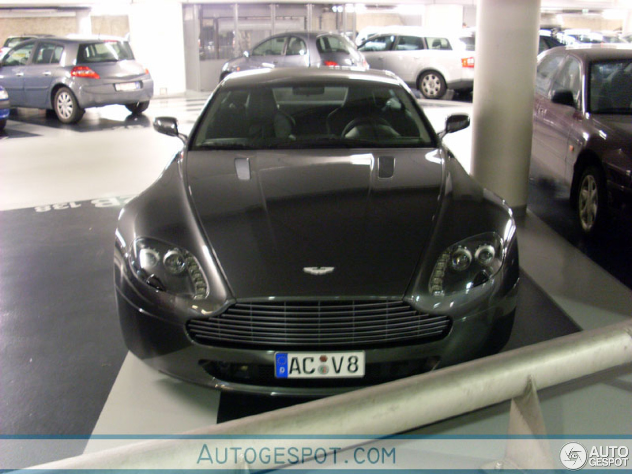 Aston Martin V8 Vantage