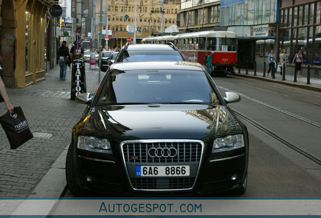 Audi S8 D3