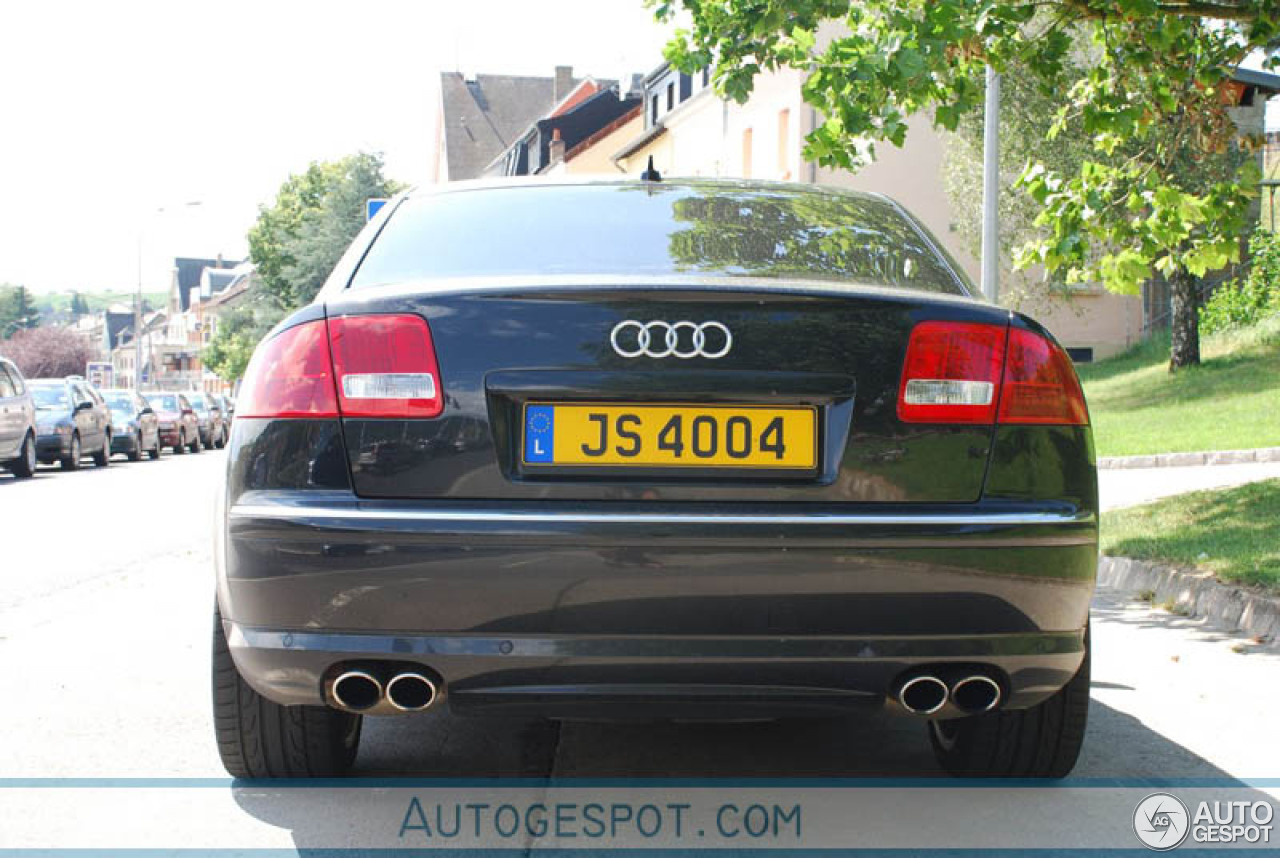 Audi S8 D3