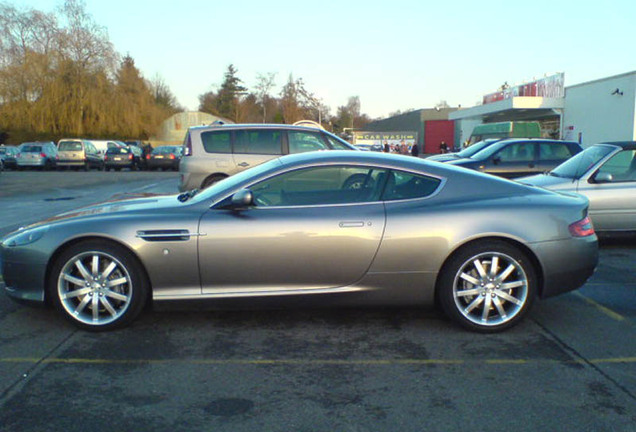 Aston Martin DB9