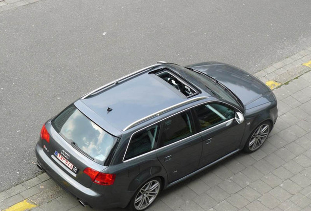 Audi RS4 Avant B7