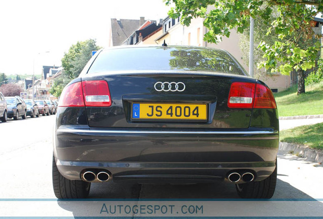 Audi S8 D3