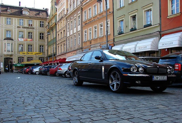 Jaguar XJR Portfolio