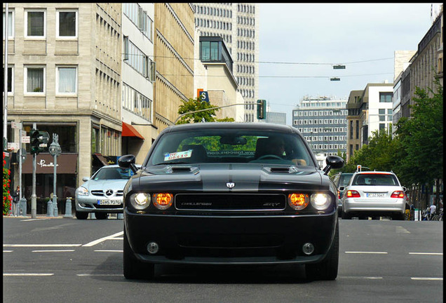 Dodge Challenger SRT-8