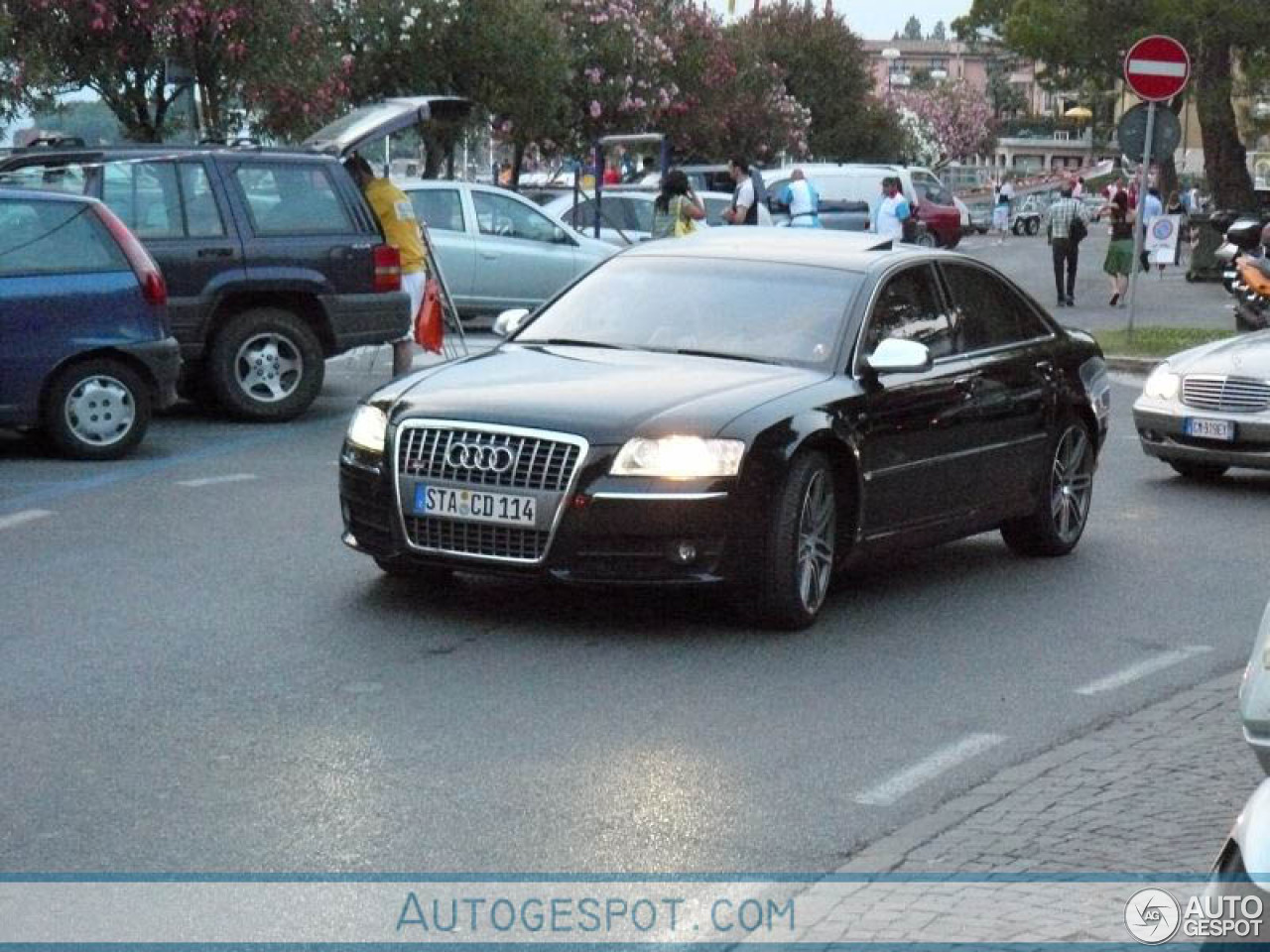 Audi S8 D3