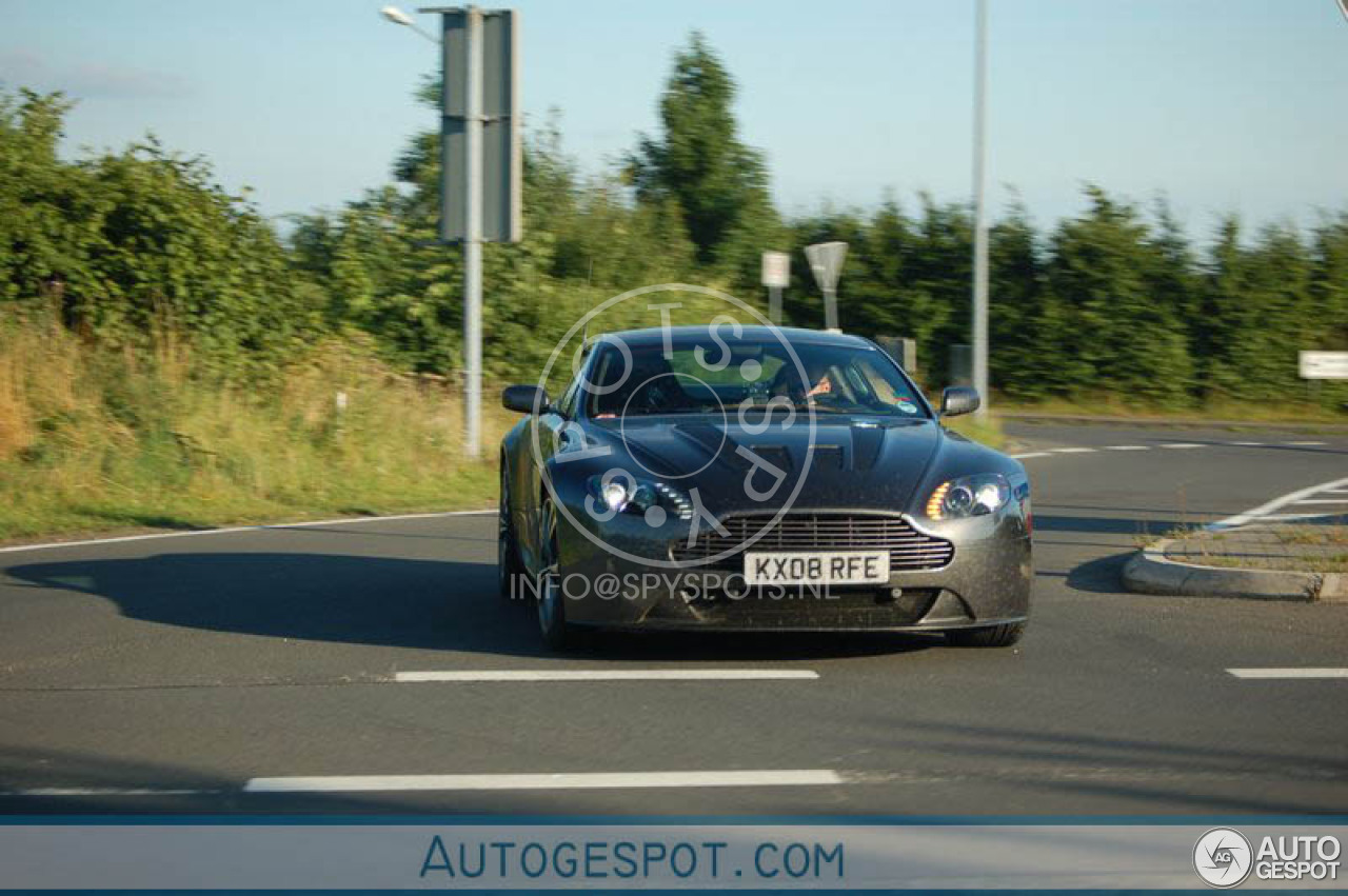 Aston Martin V12 Vantage