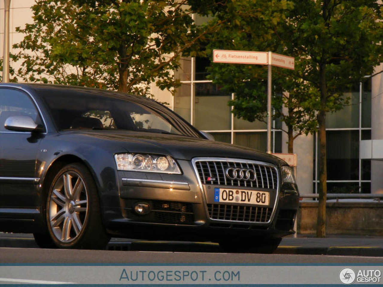 Audi S8 D3