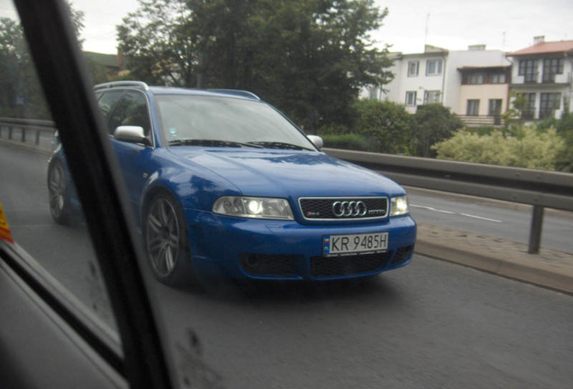 Audi RS4 Avant B5